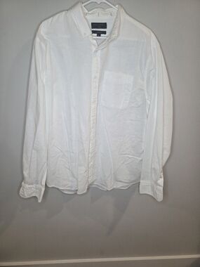 Banana Republic Crisp White Long-Sleeve Button Shirt